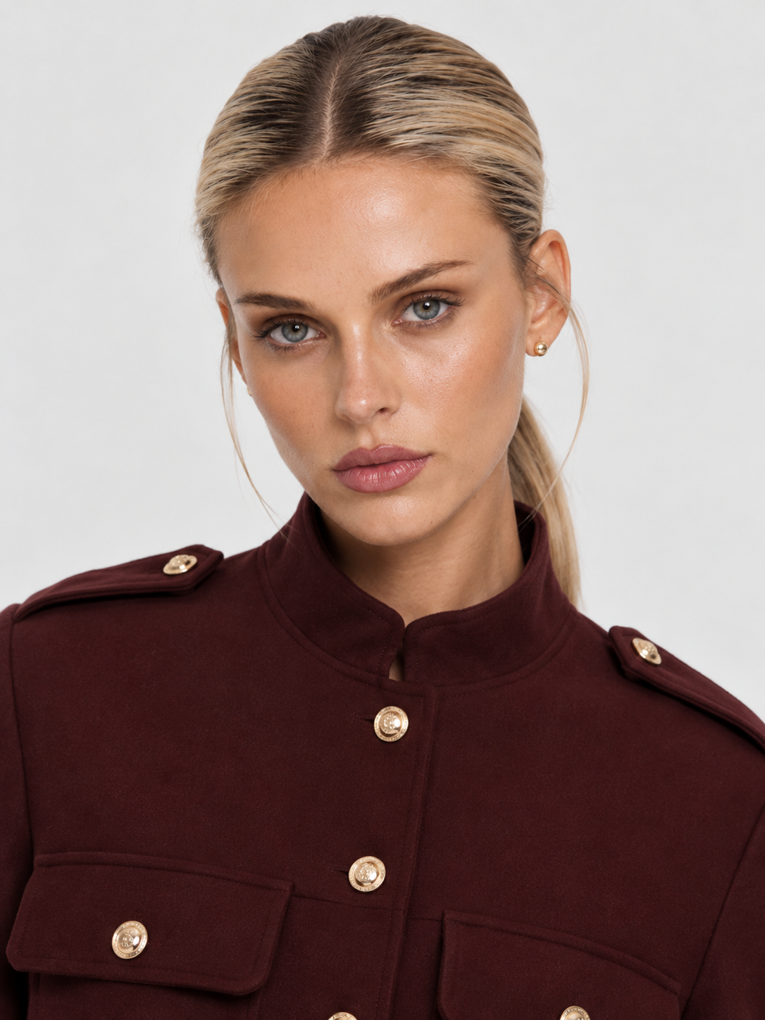 Kurzjacke Damen in Bordeaux mit goldfarbenen Knöpfen LILLY