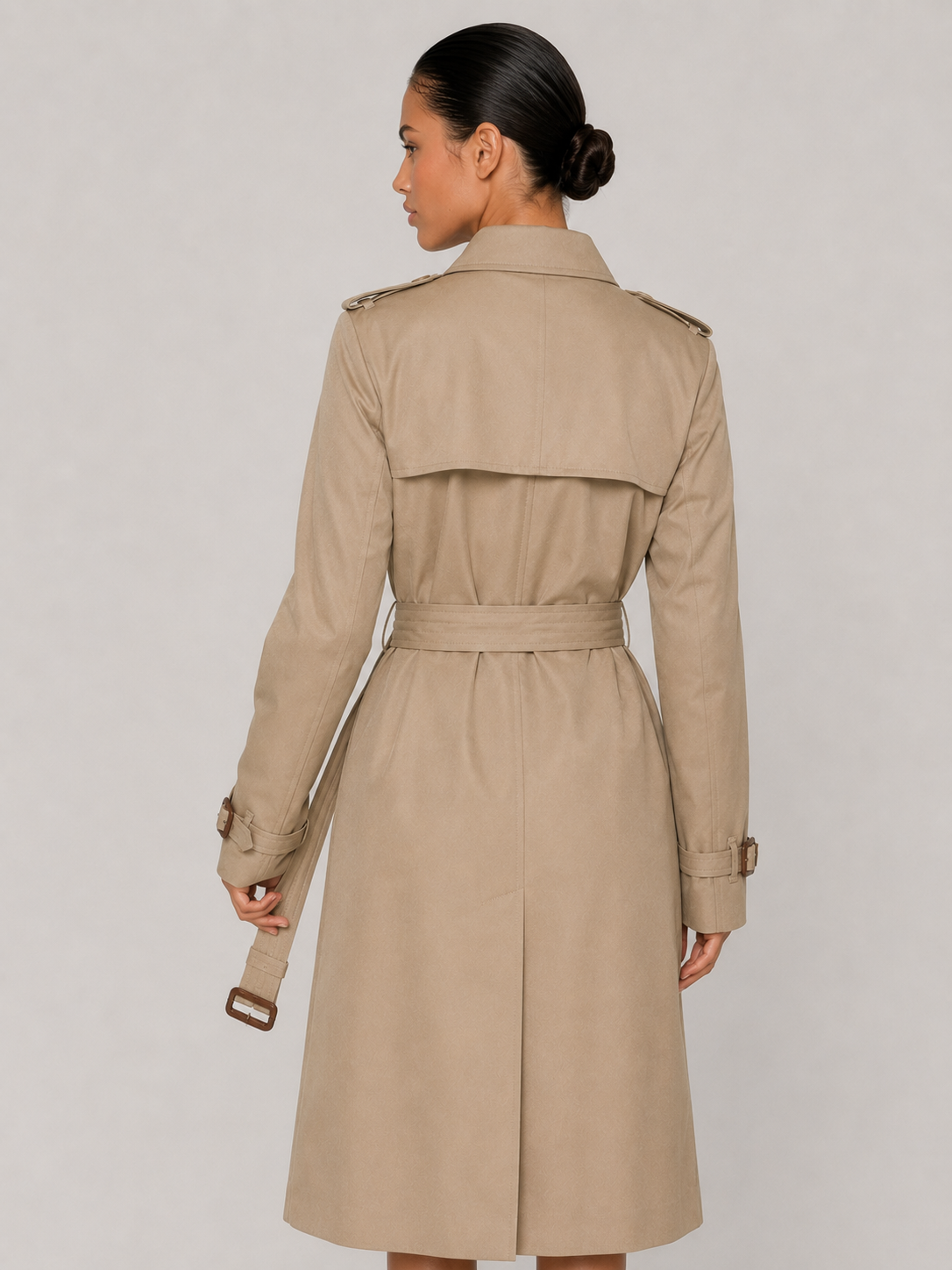 Detail des verstellbaren Gürtels an der Taille des Damen-Trenchcoats in Khaki