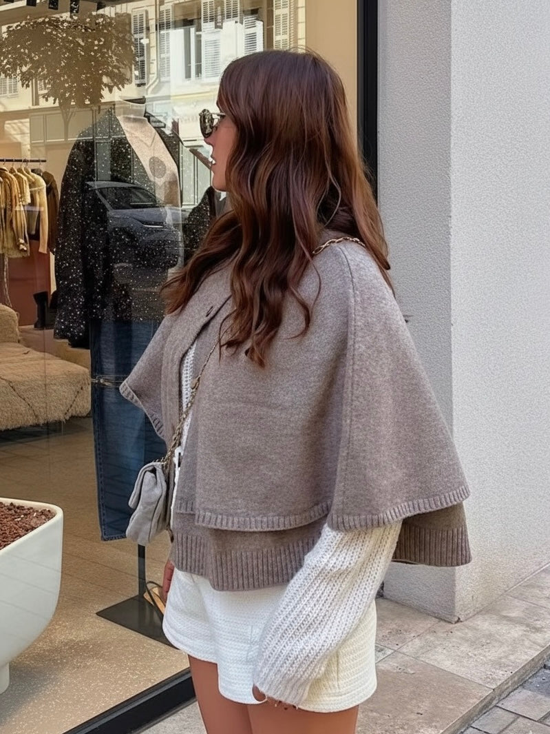 Strickcape Damen mit Knopfleiste und geripptem Saum BLAKE – Streetstyle