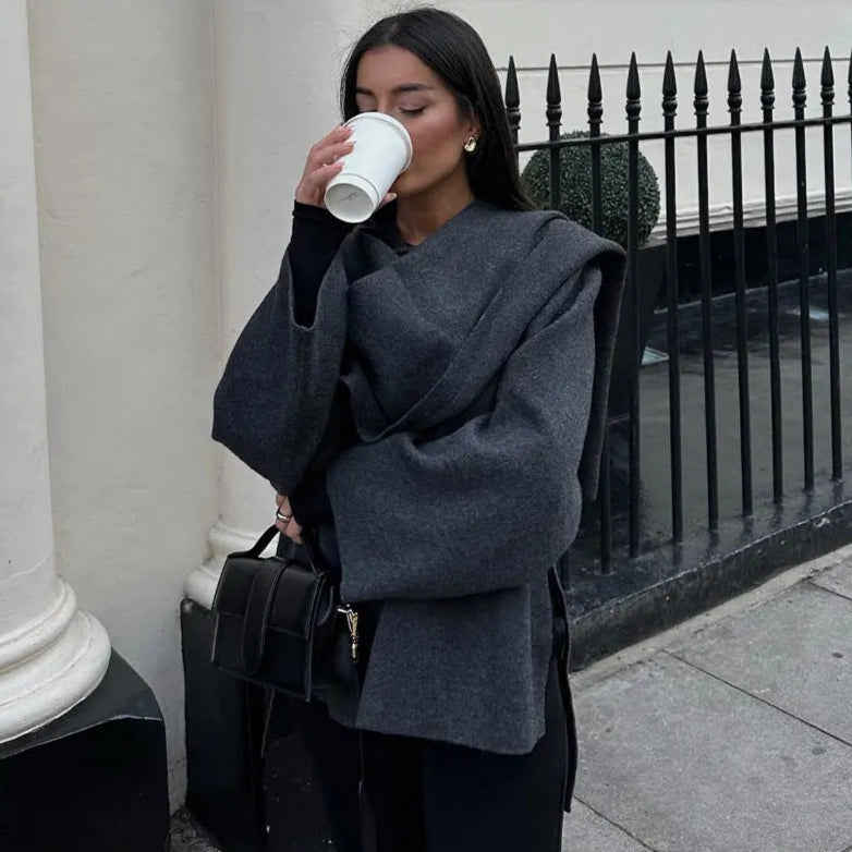Oversized Cape Mantel mit Wasserfallkragen in einer weiteren Farbvariante