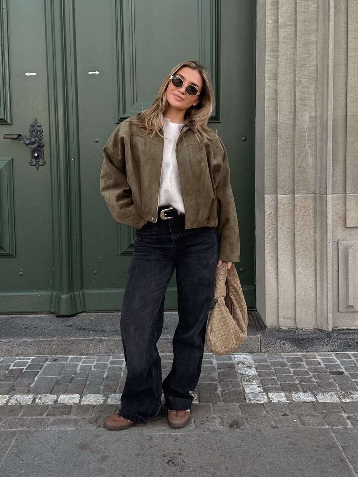 Bomberjacke Damen in Wildlederoptik mit Stehkragen LARA in Grün – Streetstyle